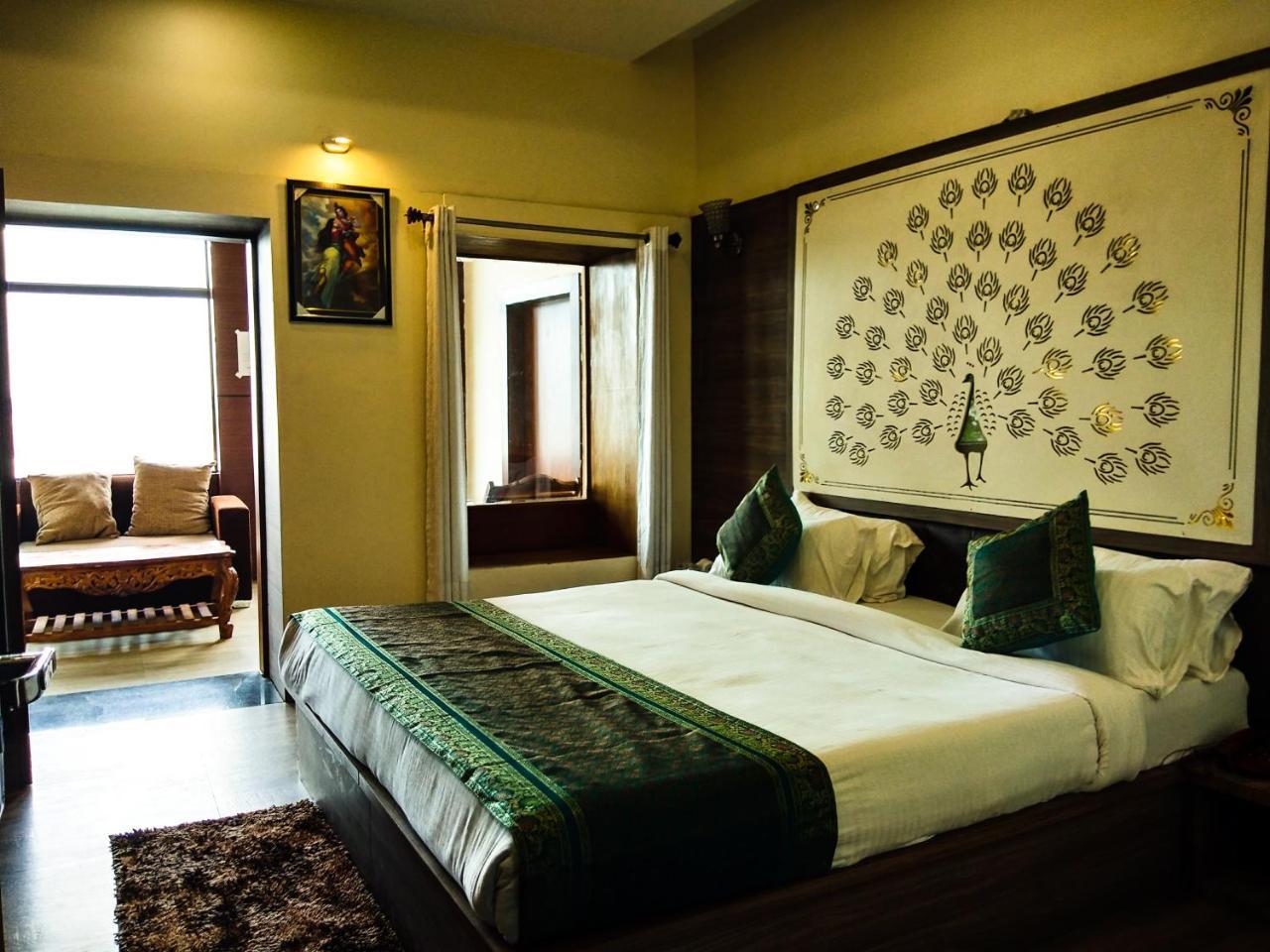 Dwivedi Sri Omkar Palace Inn Varanasi