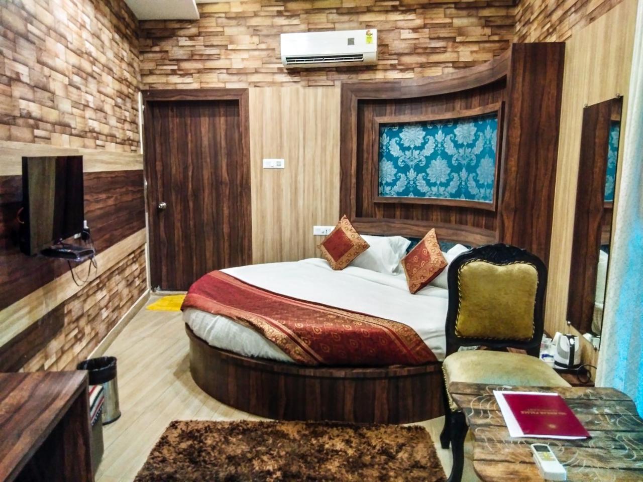 Inn Dwivedi Sri Omkar Palace