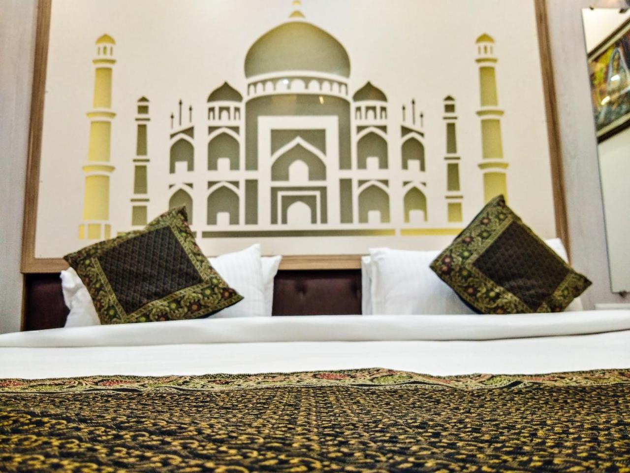 Dwivedi Sri Omkar Palace Inn Varanasi