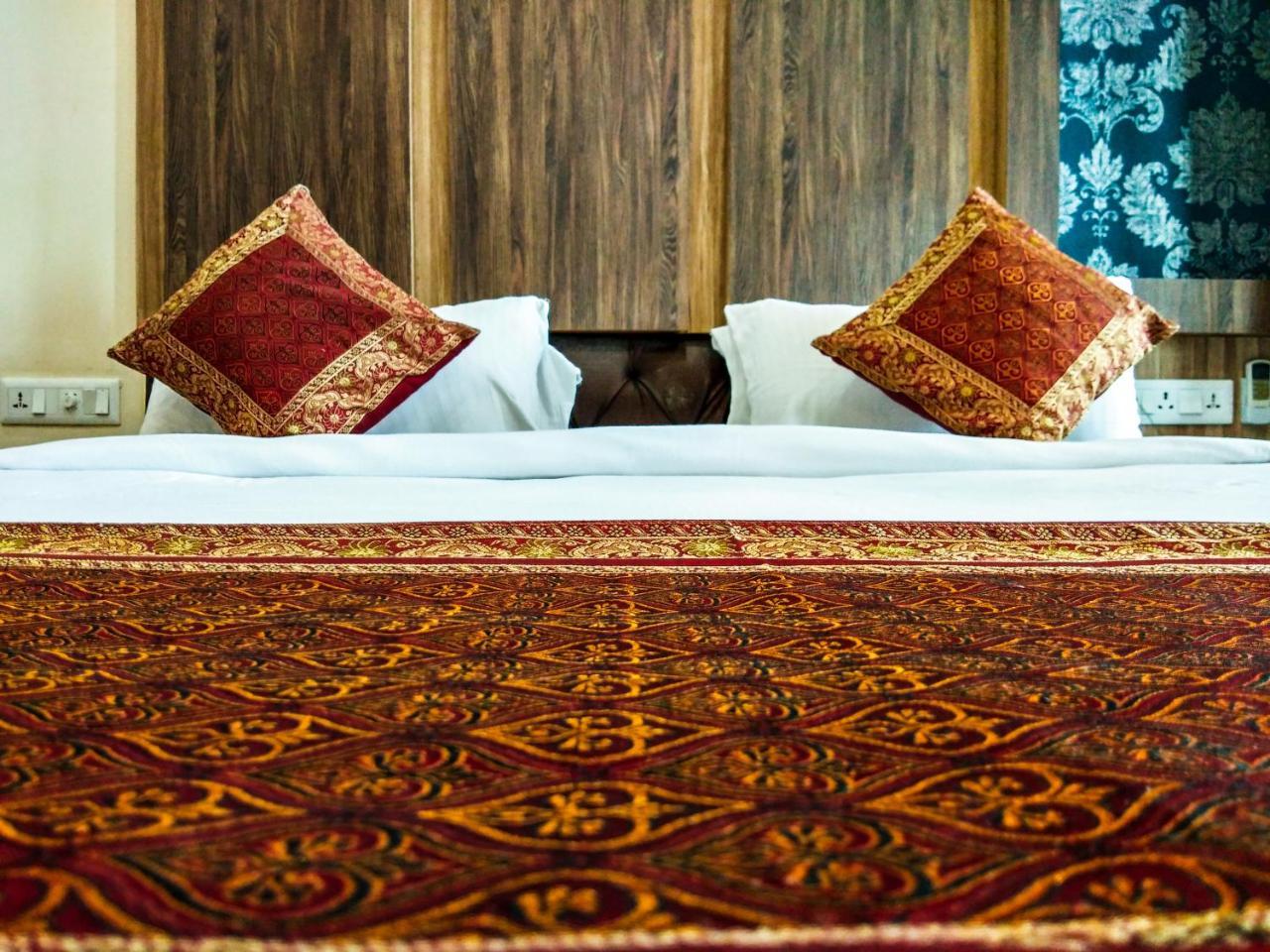 Inn Dwivedi Sri Omkar Palace Varanasi