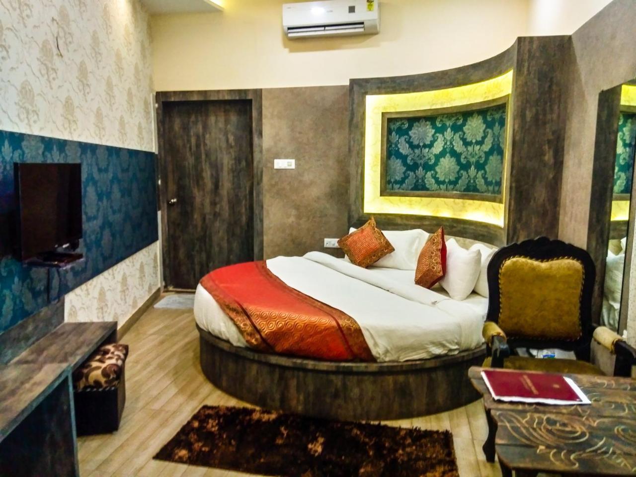 Inn Dwivedi Sri Omkar Palace 3*